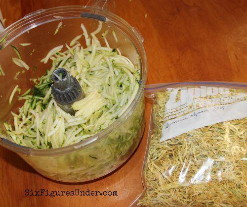 Grated zucchini to dehydrate